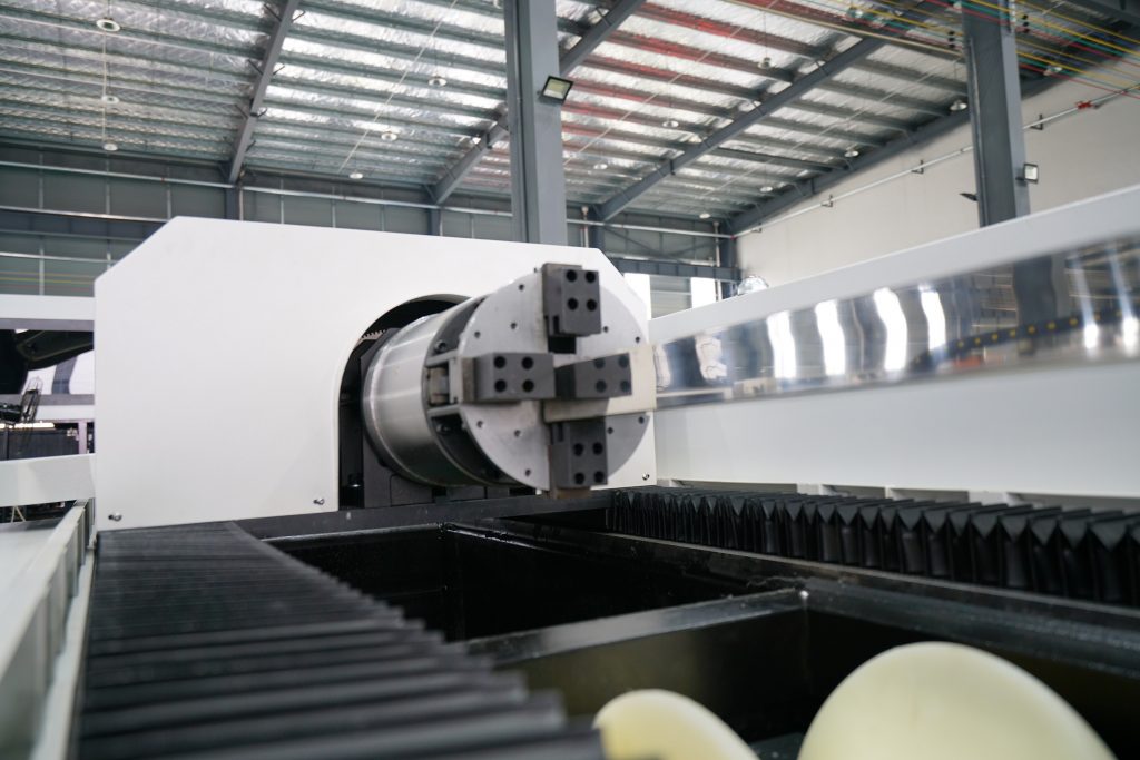 CNC automaatse laserlõikuri tootja ruudukujulise ümmarguse ss ms gi metallist rauast roostevabast terasest toru kiudlaseriga torude lõikamismasin